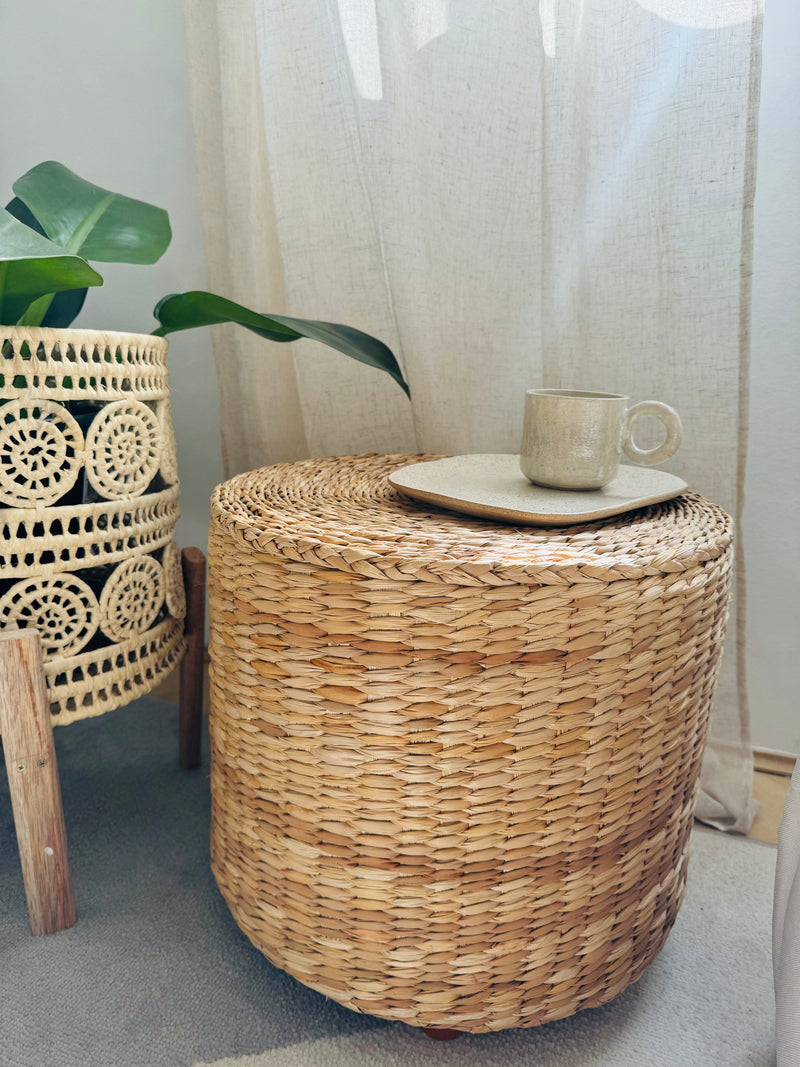 Puff de Palha Natural – Aconchego Artesanal para o Seu Espaço